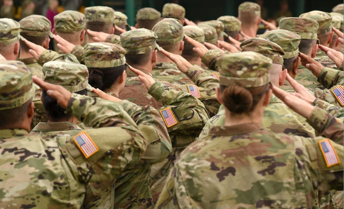 71% USA noortest ei kõlba sõjaväkke: armee peibutab poliitkorrektsete multifilmide abil seksuaalvähemusi