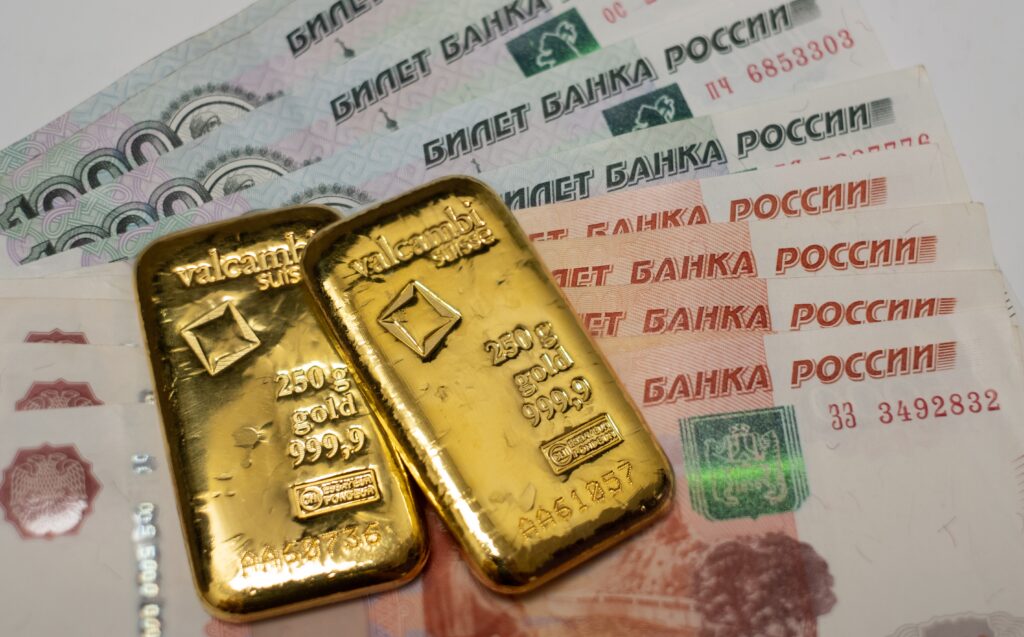 Uus kullastandard? Kreml kinnitab plaani tagada rubla tulevikus kulla ja toorainetega